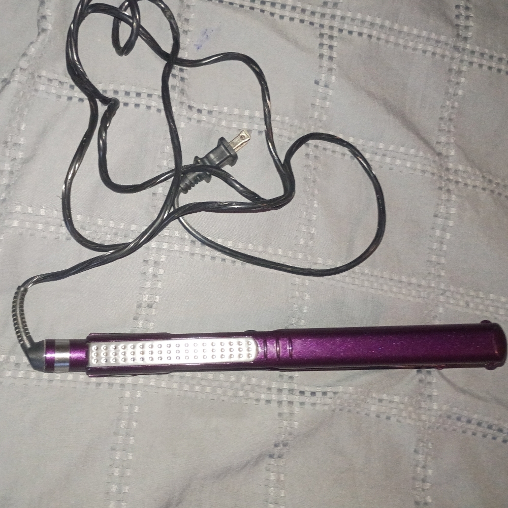 CONAIR INFINITIPRO 1" Flat Iron (Dark Purple)